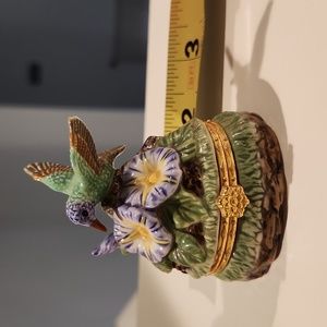 VINTAGE Westland Vintage 1990s Hummingbird ceramic hinged trinket box